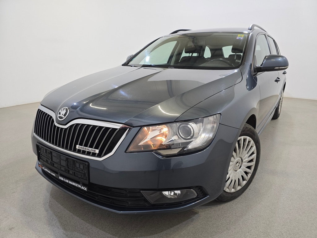 SKODA Superb 1598 cc Manual (2014)