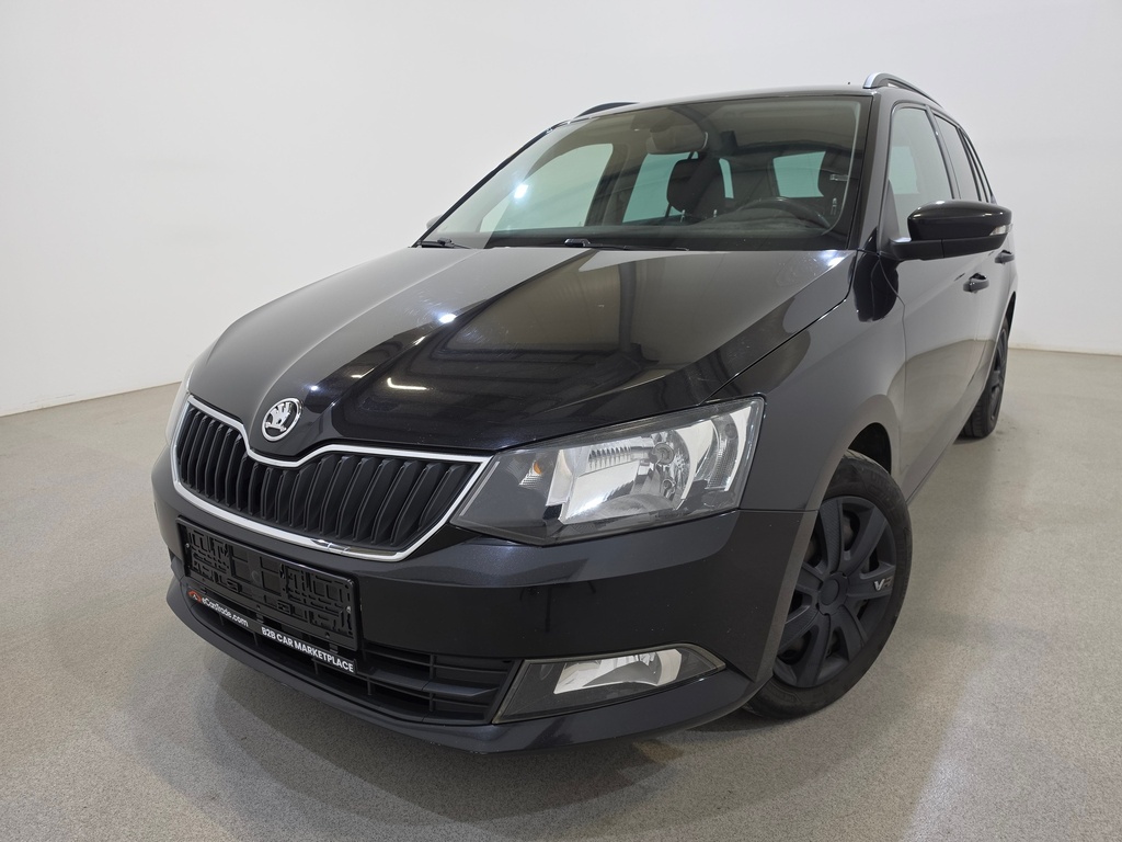 SKODA Fabia 1422 cc Manual (2015)