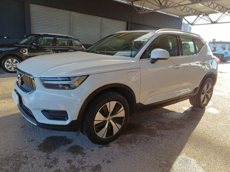 VOLVO XC40 1477 cc Automatic (2021)