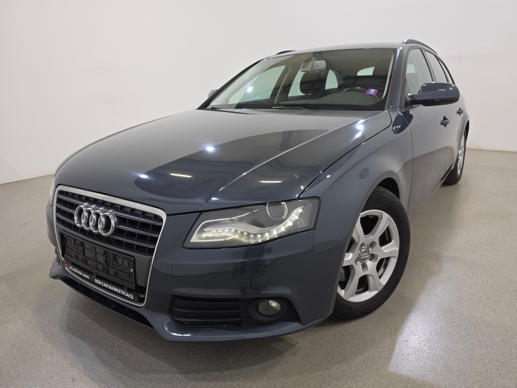 AUDI A4 1968 cc Manual (2009)