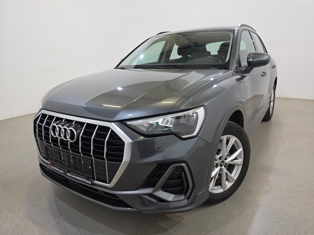 AUDI Q3 1395 cc Automatic (2023)