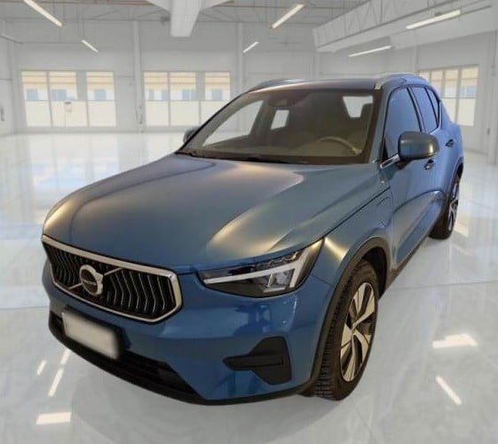 VOLVO XC40 1477 cc Automatic (2022)