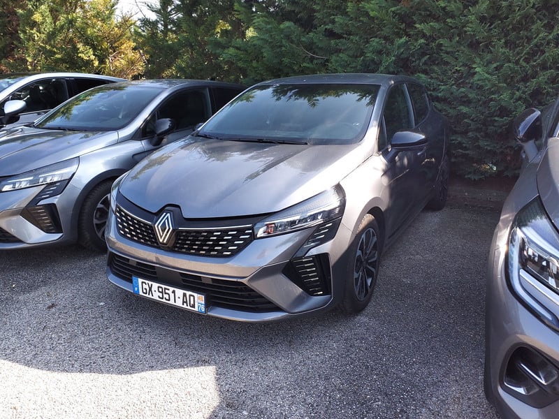 RENAULT Clio 999 cc Manual (2024)