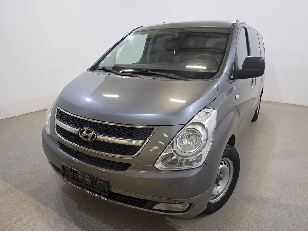 HYUNDAI H-1 2497 cc Manual (2011)