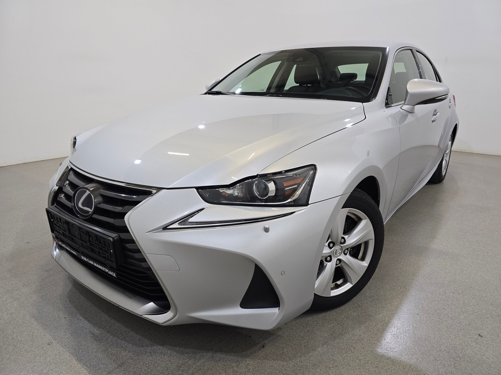 LEXUS IS 300 2494 cc Automatic (2018)