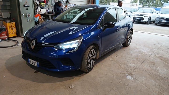 RENAULT Clio 999 cc Manual (2023)