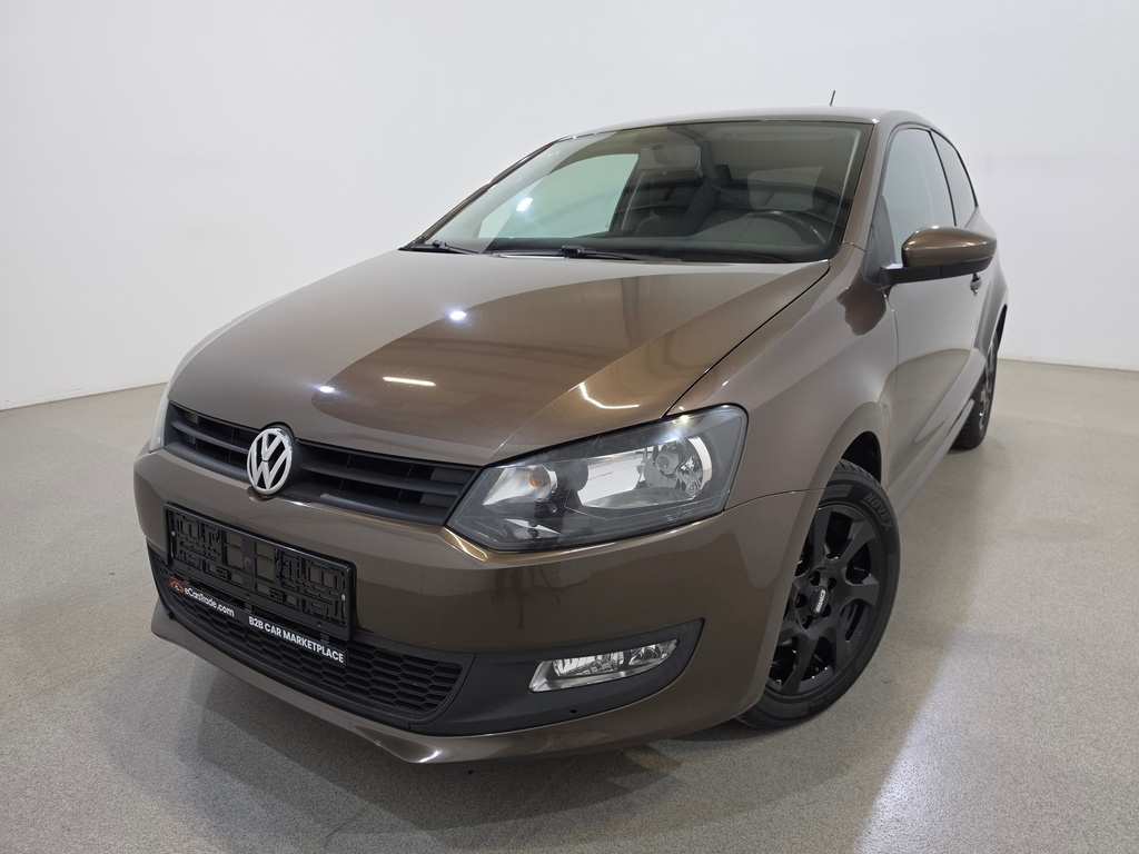 Volkswagen Polo 1390 cc Manual (2014)