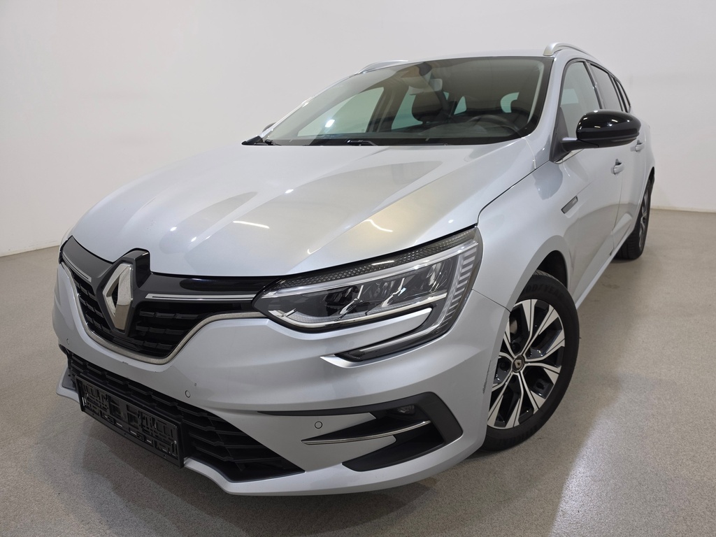 RENAULT Megane 1332 cc Manual (2022)
